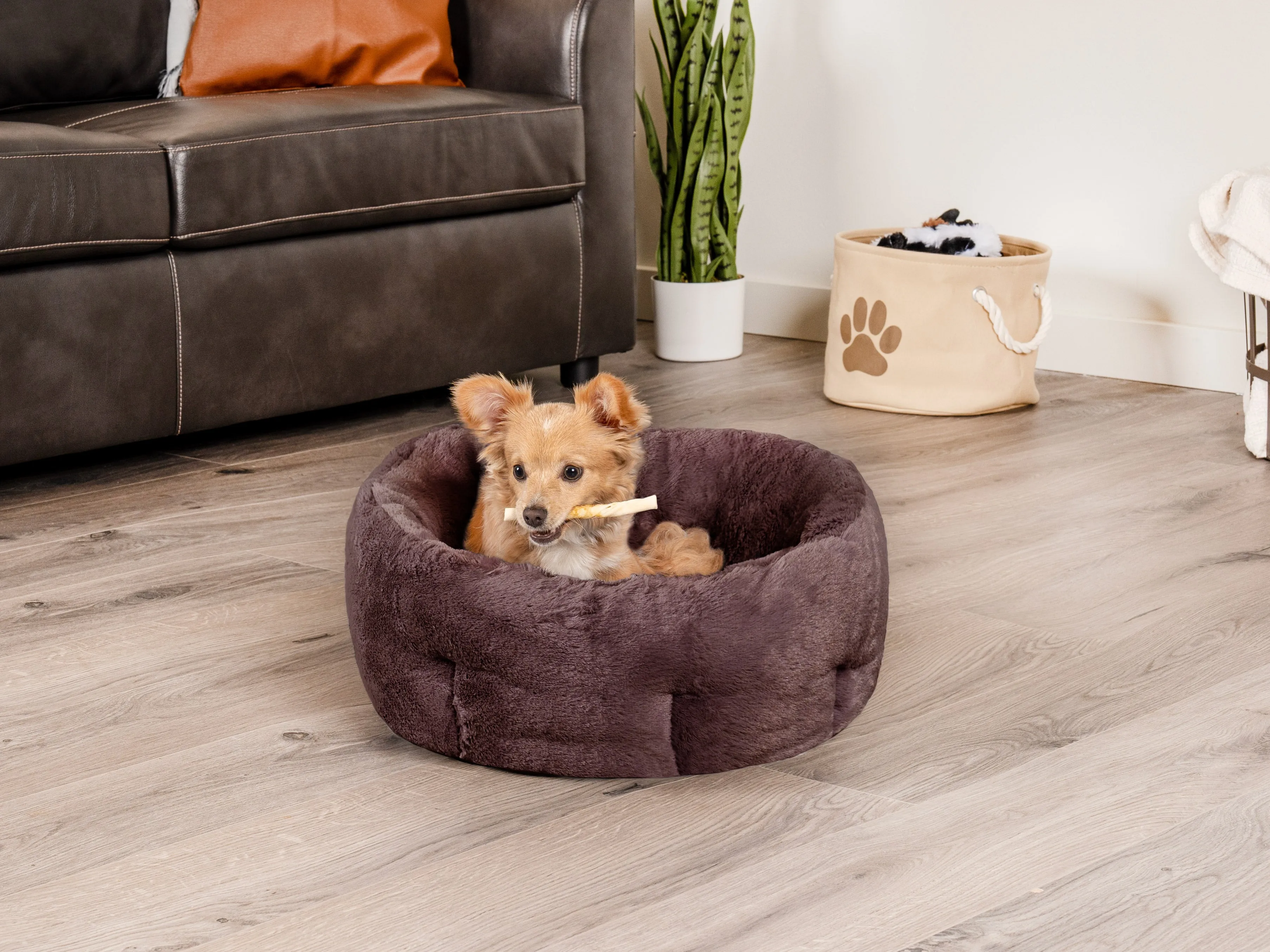 Luxe Fur Hi-Lo Cuddler Pet Bed